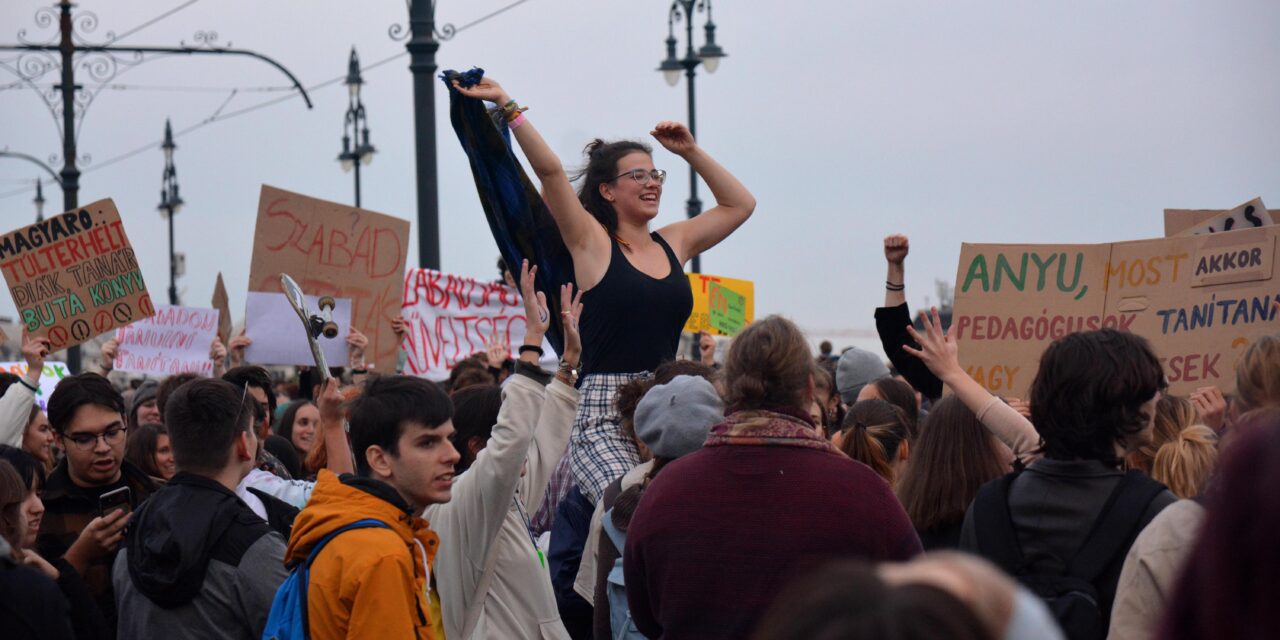 <span class="entry-title-primary">Tanítanék</span> <span class="entry-subtitle">Magyarországon egy napig a tanárokért tüntettek – Budapesti munkatársunk fotóriportja</span>