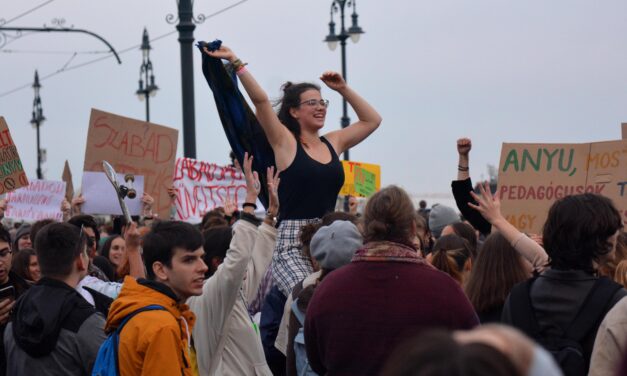 <span class="entry-title-primary">Tanítanék</span> <span class="entry-subtitle">Magyarországon egy napig a tanárokért tüntettek – Budapesti munkatársunk fotóriportja</span>