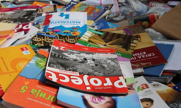 Olcsóbbak és könnyebbek is lesznek a tankönyvek, és csak egy kiadó adja majd ki azokat