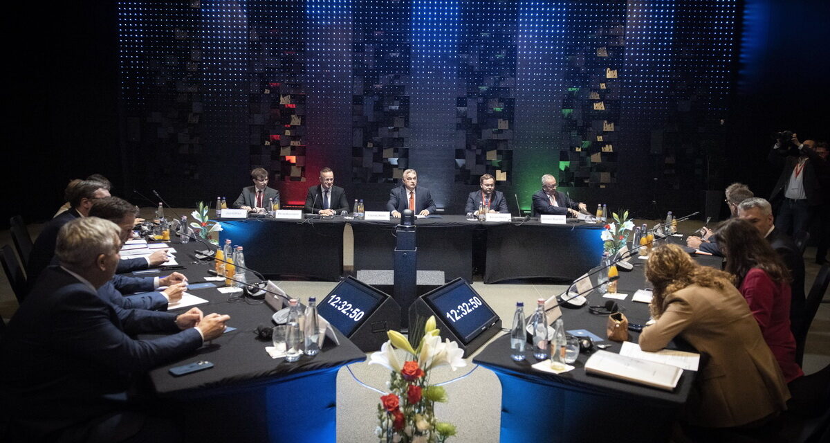 Vučić Budapesten: Szerbiában egyre nagyobb problémát jelentenek az illegális migránsok