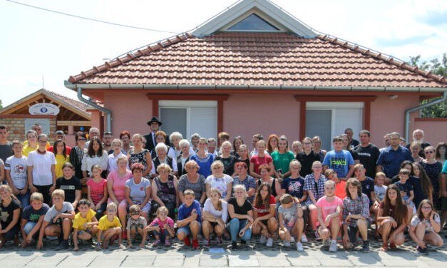 <span class="entry-title-primary">A nagycsaládban élők könnyebben érvényesülnek</span> <span class="entry-subtitle">Húszéves a Vajdasági Nagycsaládos Egyesületek Szövetsége – nehézségekről, feladatokról, célokról</span>