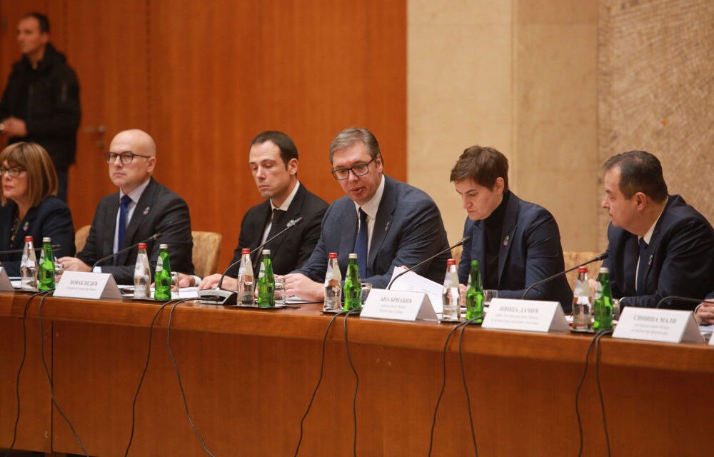 Véget ért a Koszovóról szóló kormányülés, Instagramon üzent az elnök