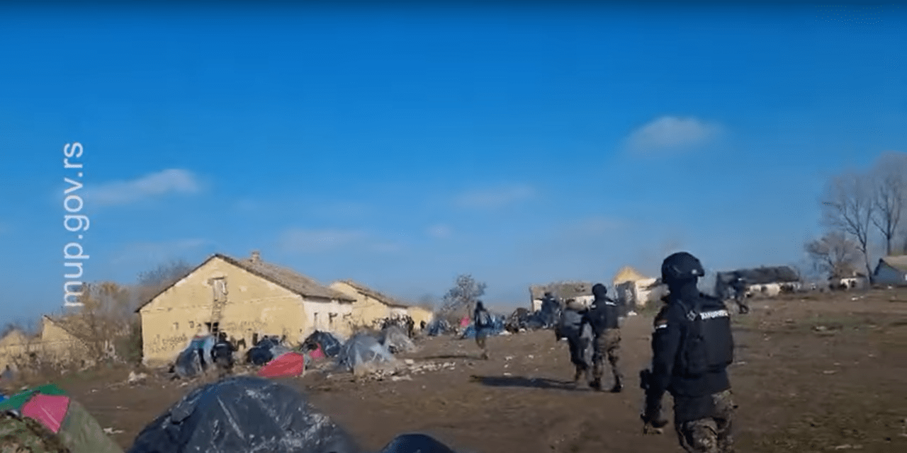 Így razziáztak a rendőrök Horgoson (Videó)