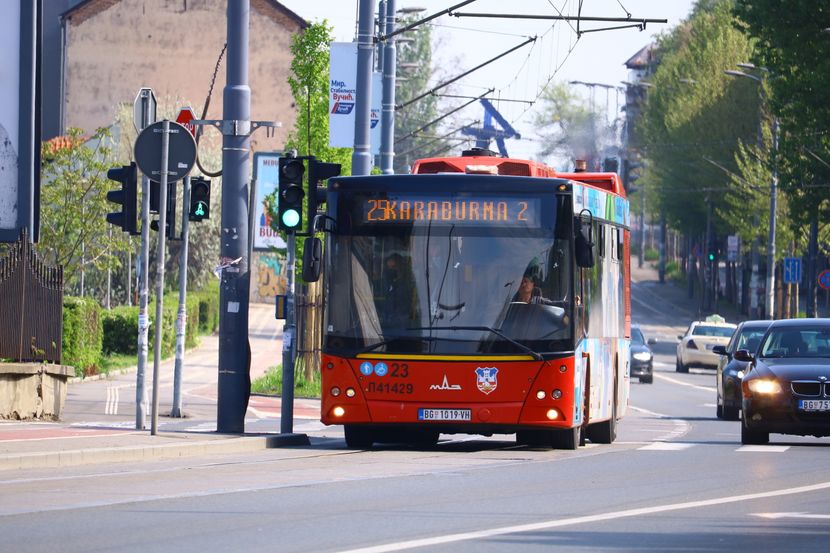 Hullarészeg volt a buszsofőr