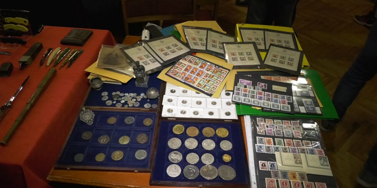 A belépőjegy mellé a Zentai csata 325. évfordulójára kiadott alkalmi képeslap is jár