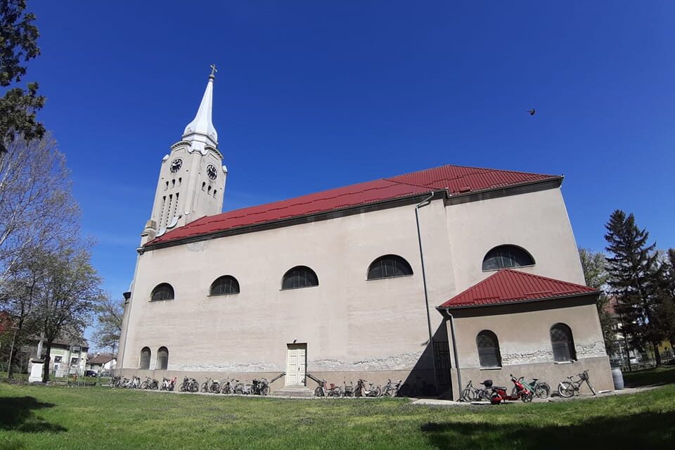Betörtek a bácsföldvári katolikus templomba