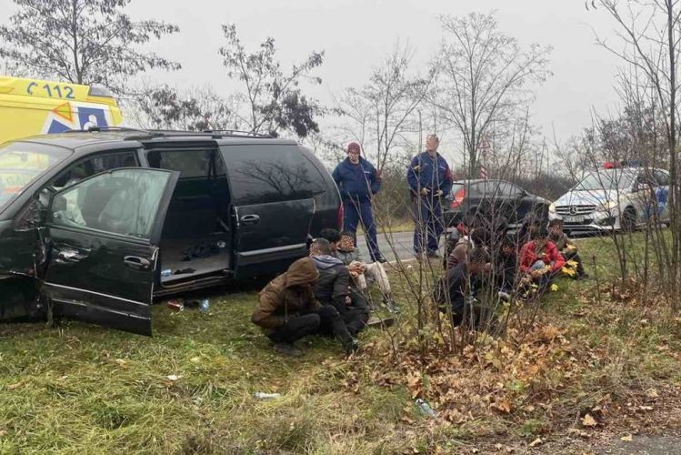 Szerb embercsempész okozott balesetet Magyarországon