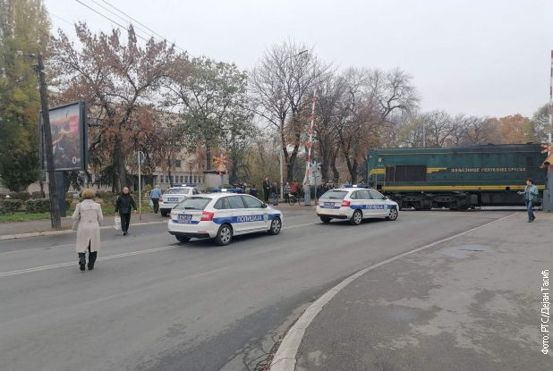 A vasútállomás közelében ütött el a vonat egy kiskorút