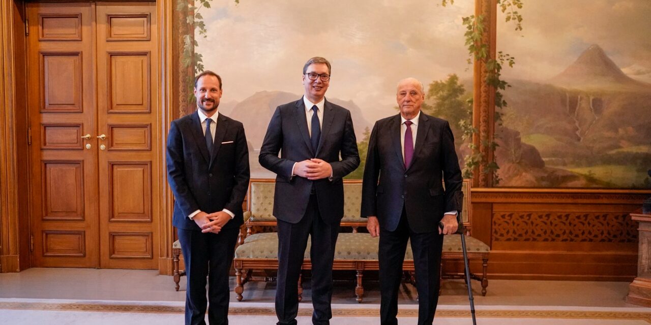 Vučić meghívta Szerbiába a norvég királyt és a trónörököst