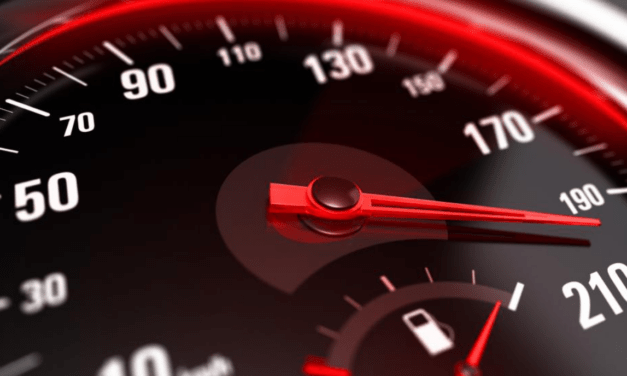 Itt az új rekorder: 252,8-cal száguldott az autópályán