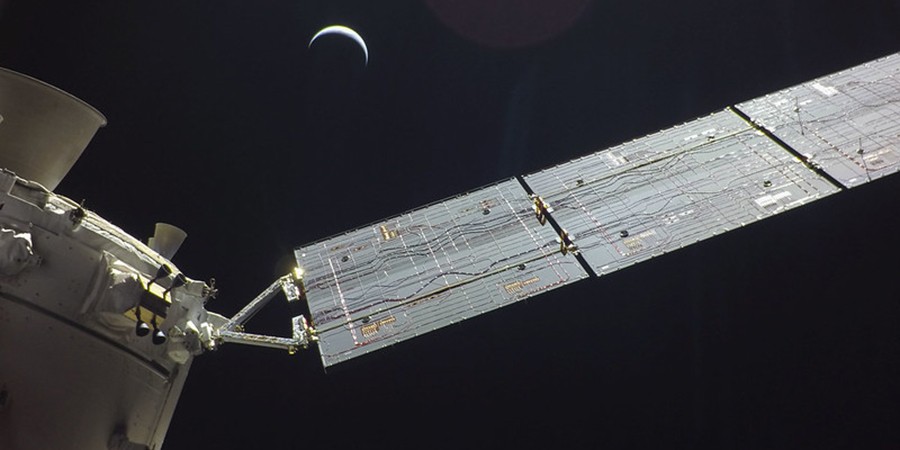 Hazatér az Orion: itt már a Földet mutatja december 10-én (Fotó: NASA)
