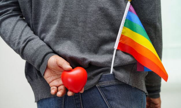 Sulyok Tamás aláírta a Pride-ot betiltó törvényt