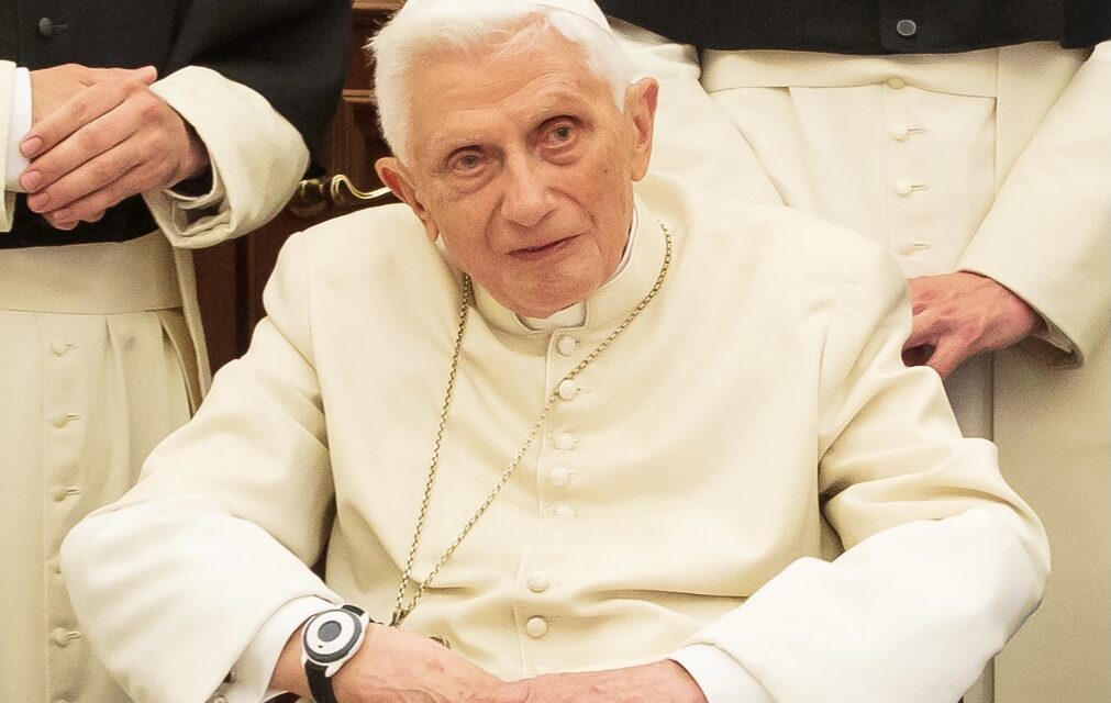 Meghalt XVI. Benedek