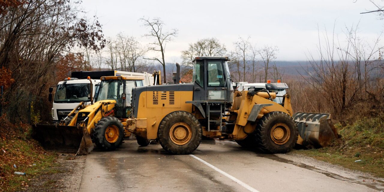Az éjszaka lőttek és robbantottak Észak-Koszovóban