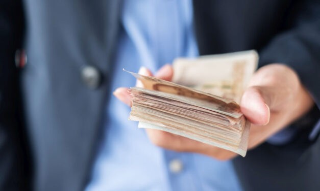 Dupla bér jár, ha ünnepnapon dolgozik