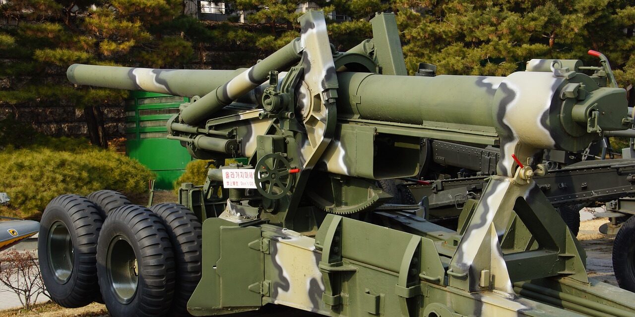 Hosszú tarackokkal vonult fel a szerb hadsereg a koszovói átkelőnél