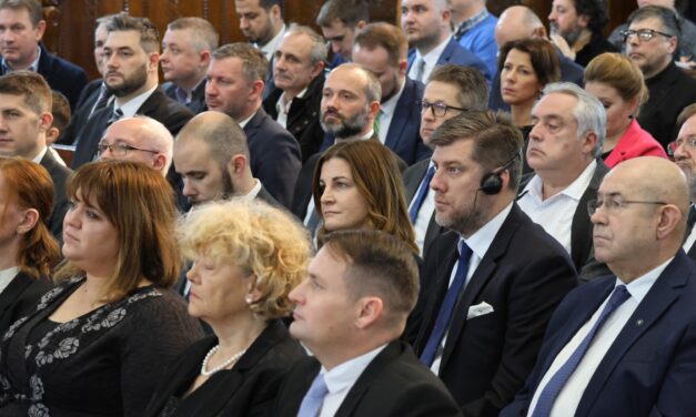 A vajdasági magyar vezetők nagyon elégedettek a kisebbség helyzetével