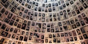 Áldozatok fényképei a Jad Vasem jeruzsálemi emlékhelyén (Fotó: Wikipedia)