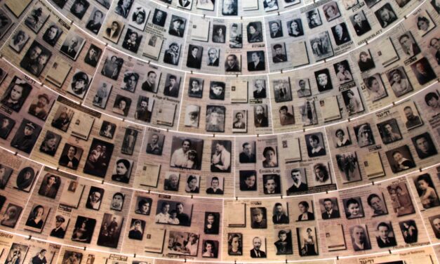 <span class="entry-title-primary">Személyes(ebb) emlékezet</span> <span class="entry-subtitle">Ma van a holokauszt áldozatainak nemzetközi emléknapja</span>