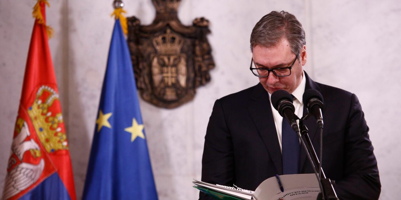 Vučić tizenhárom személynek adott elnöki kegyelmet