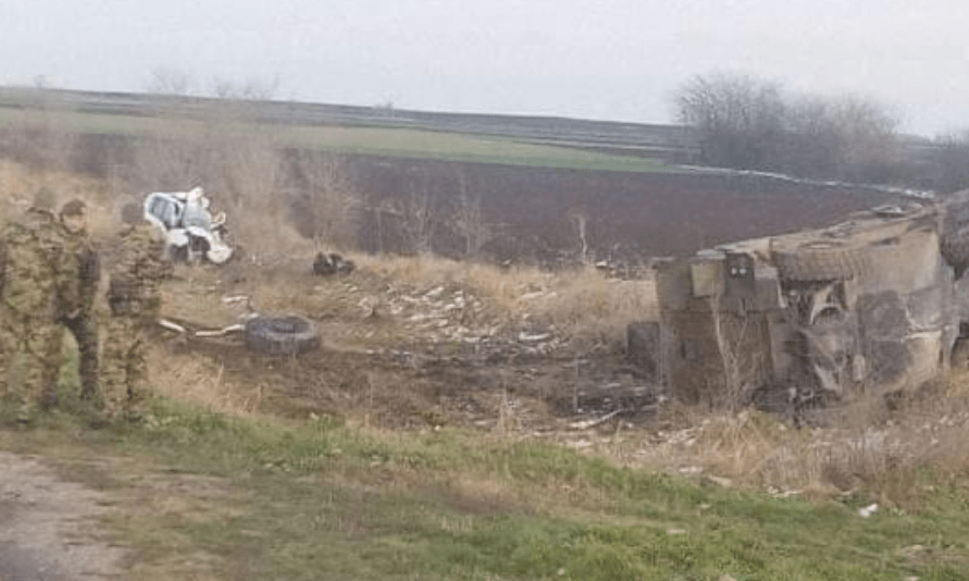 Harckocsival ütközött egy személyautó Bánátban, egy személy meghalt, hárman megsérültek