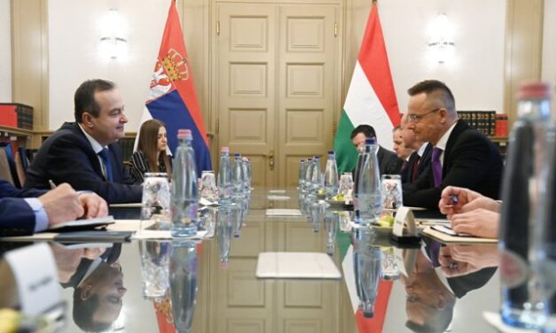 Orbánnal is tárgyal kedden Ivica Dačić