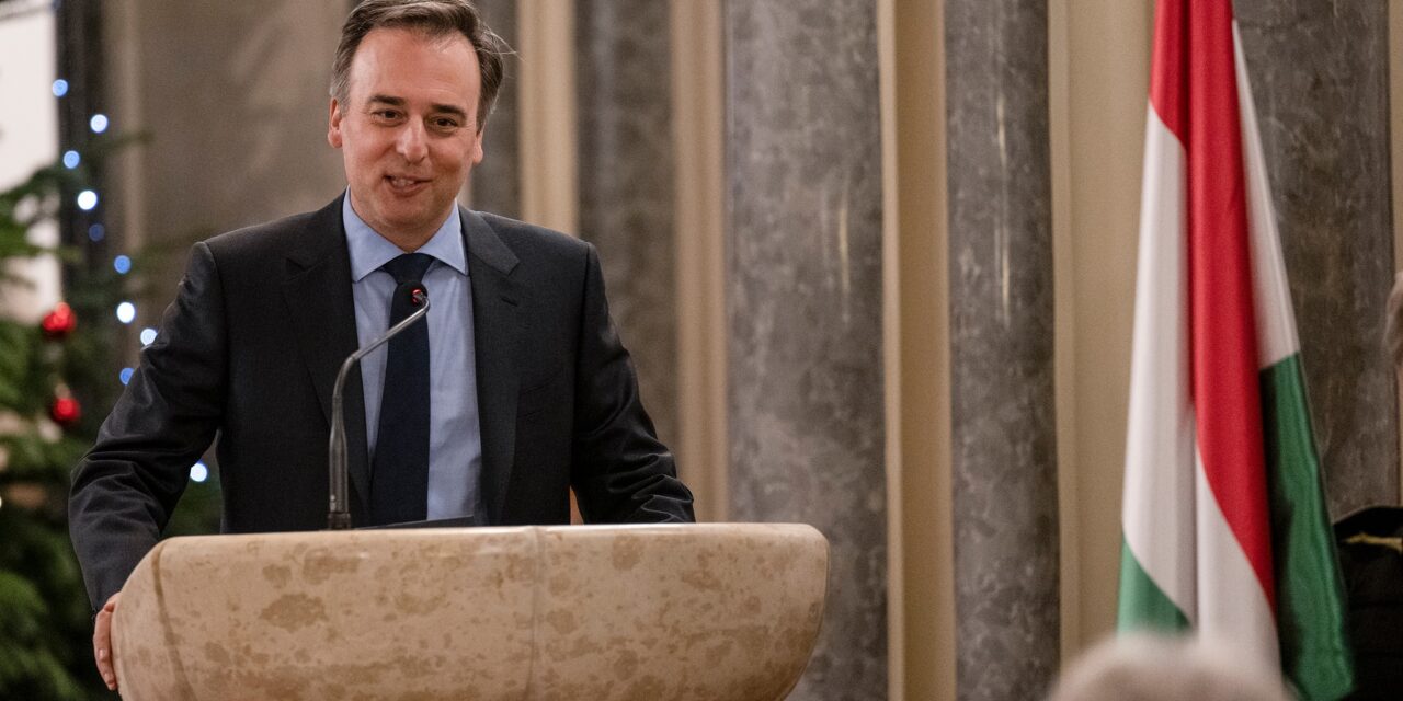 Pressman: Magyarországon a demokráciát a kleptokrácia teszi próbára