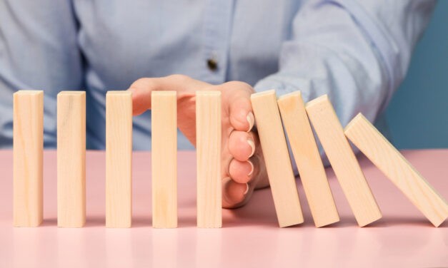 <span class="entry-title-primary">Összeborulás vagy elszámoltatás?</span> <span class="entry-subtitle">A közösség megújulása csakis új vezetéssel és politikával lehetséges!</span>