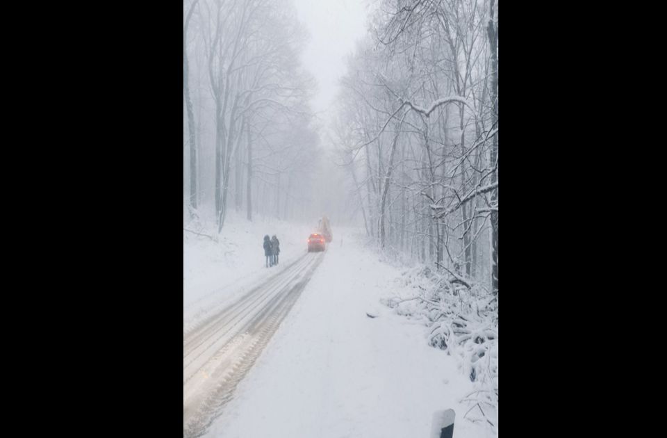 Járhatóvá tették az Ürögi-hágót, de a pótkocsis teherautók nem mehetnek fel