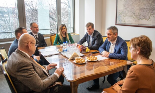 Potápi Budapesten fogadta Pásztort és Fremondot