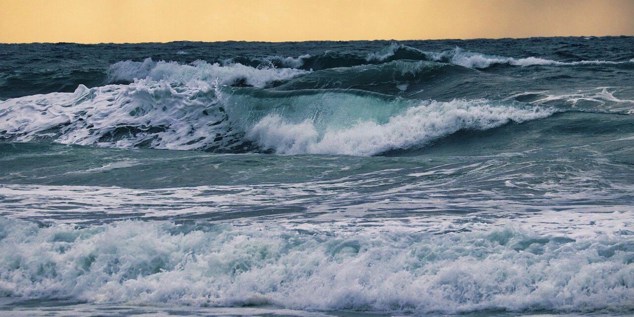 Hatalmas vihar miatt hullám sodorhatott el egy tizenhárom éves fiút Herceg Noviban