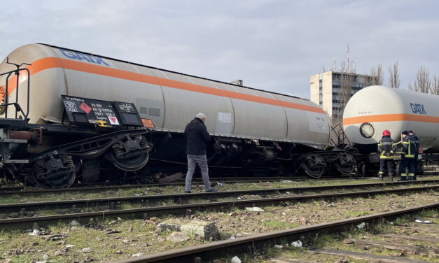 Visszatették a sínekre a szabadkai vasútállomásnál kisiklott ciszternákat
