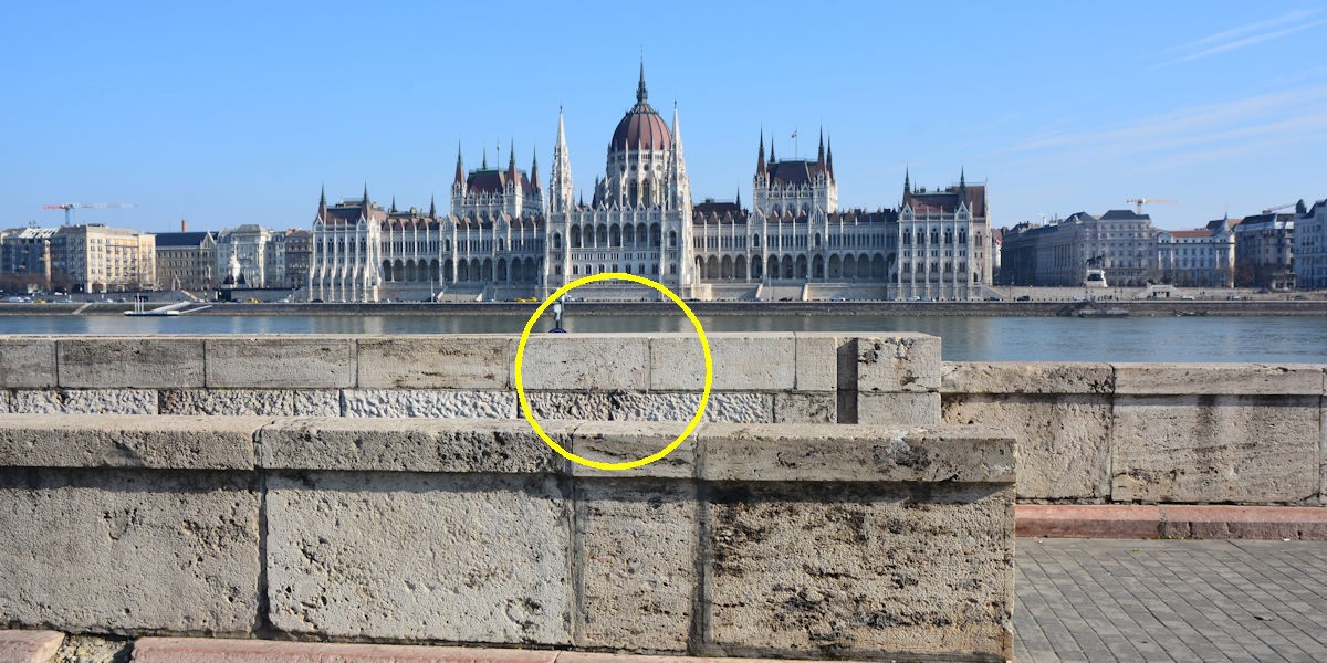 <span class="entry-title-primary">Lemosták a gyalázatot</span> <span class="entry-subtitle">Gyorsan eltűnt az Orbán—Putyin-csókos dombormű a budai rakpartról</span>