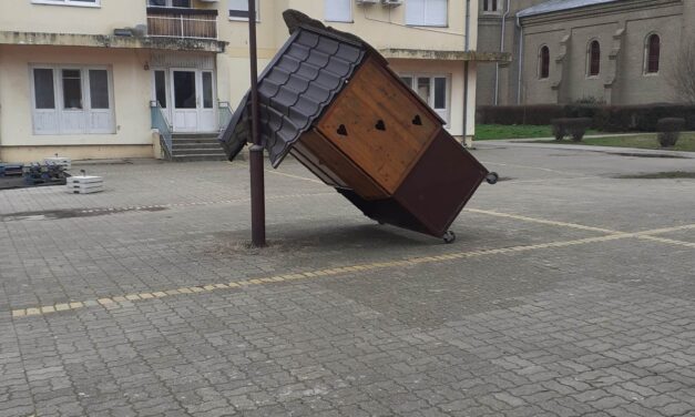 Csantavér központjában is károkat okozott a szél