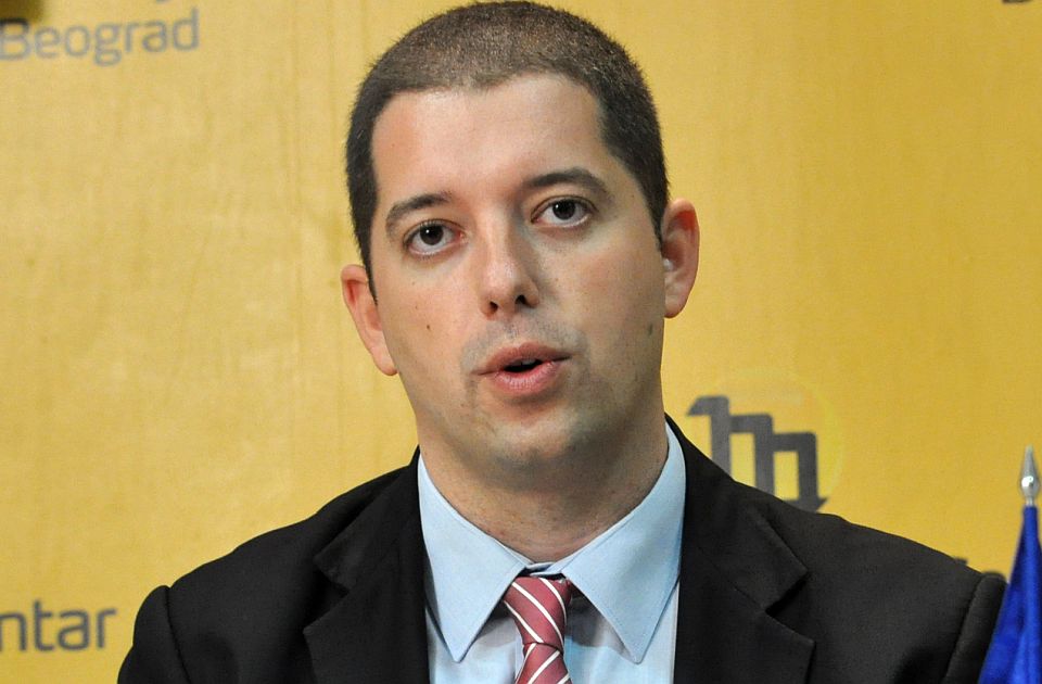 Mennyit keresnek a nagykövetek?