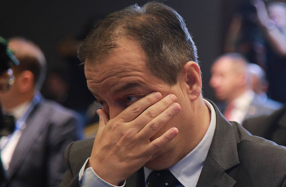 Dačić: Akit zavar a zászló és a templom, gond van az értékrendjével