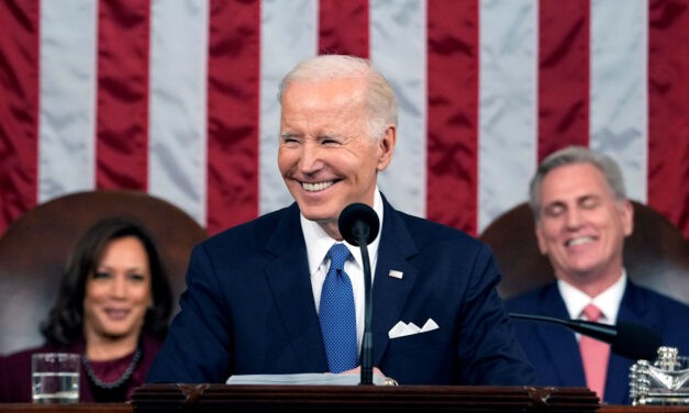 <span class="entry-title-primary">Biden energikus Unió-beszéde a kisember védelmében</span> <span class="entry-subtitle">Az egyszerre békülékeny, de merészen őszinte beszédet rekordszámú, 101 álló ováció szakította meg</span>