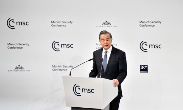 Münchenben tárgyalt az amerikai és a kínai külügyminiszter