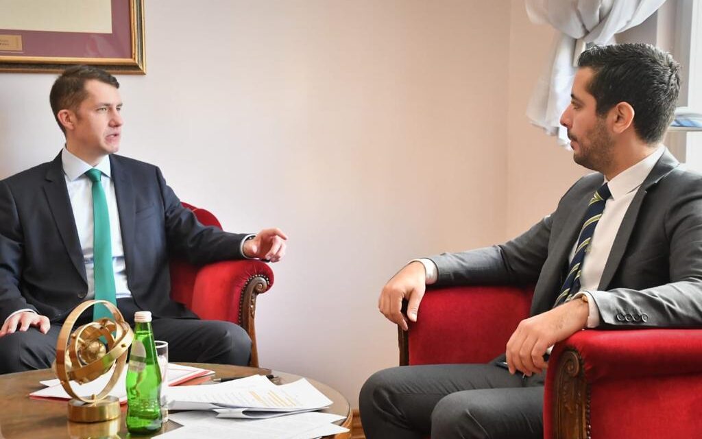 Pásztor: Gyorsítani kell a határátlépést!