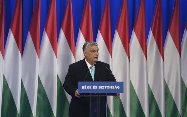 Az ellenzéki pártok szerint Orbán Viktor nem Magyarország valódi problémáiról beszélt
