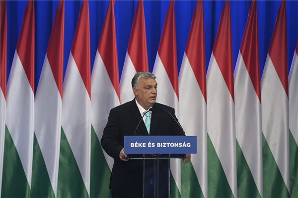 Az ellenzéki pártok szerint Orbán Viktor nem Magyarország valódi problémáiról beszélt