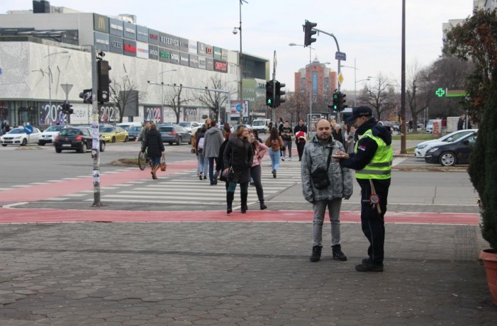 Hat óra alatt 168 újvidéki gyalogost bírságoltak meg