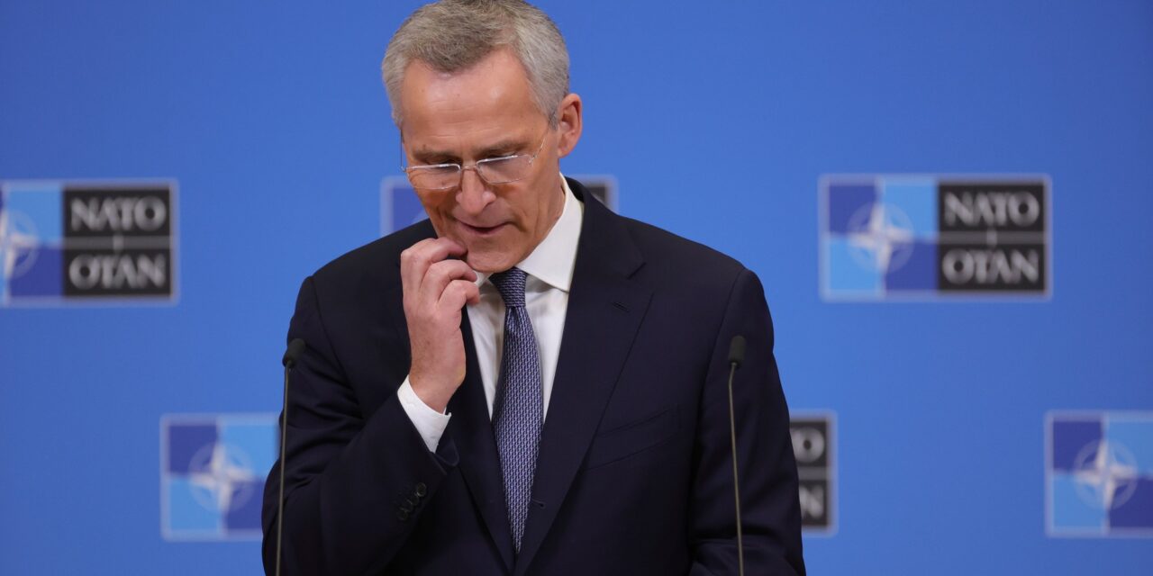 Stoltenberg: A NATO-nak láthatóbbá kell tennie nukleáris elrettentő kapacitását