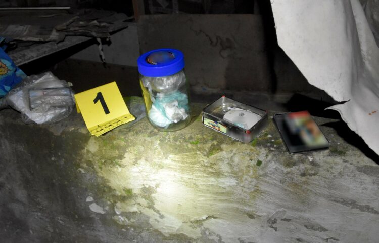 Fű és amfetamin is volt a 33 éves kishegyesi drogdílernél