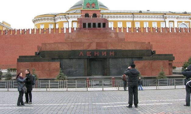 El akarta lopni Lenin holttestét