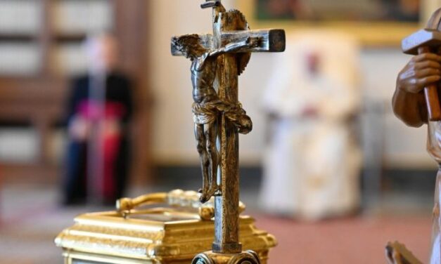 Az anglikán egyház megfontolja, gendersemlegesítsék-e Istent