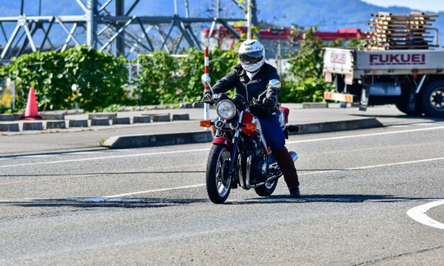 Elfogtak egy bekokainozva, jogosítvány nélkül, kétszázzal száguldó motorost