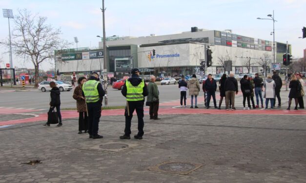 Elkezdték büntetni a zebrán szabálytalankodó gyalogosokat