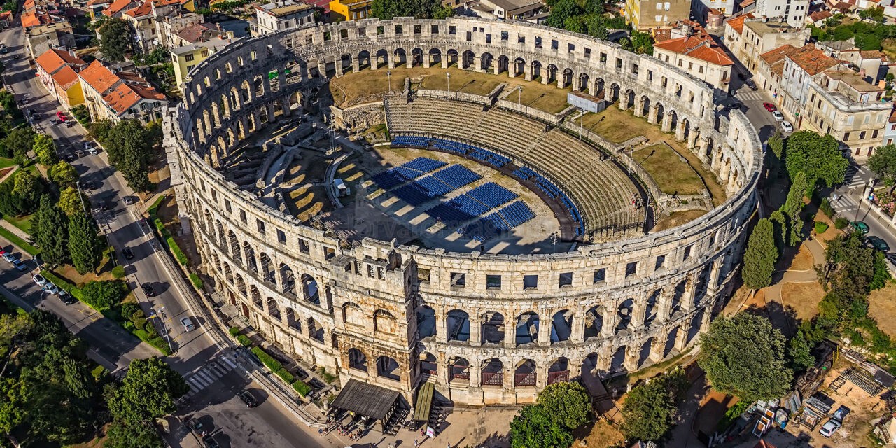 Hamis oldalon foglaltak horvátországi nyaralót, megjárták