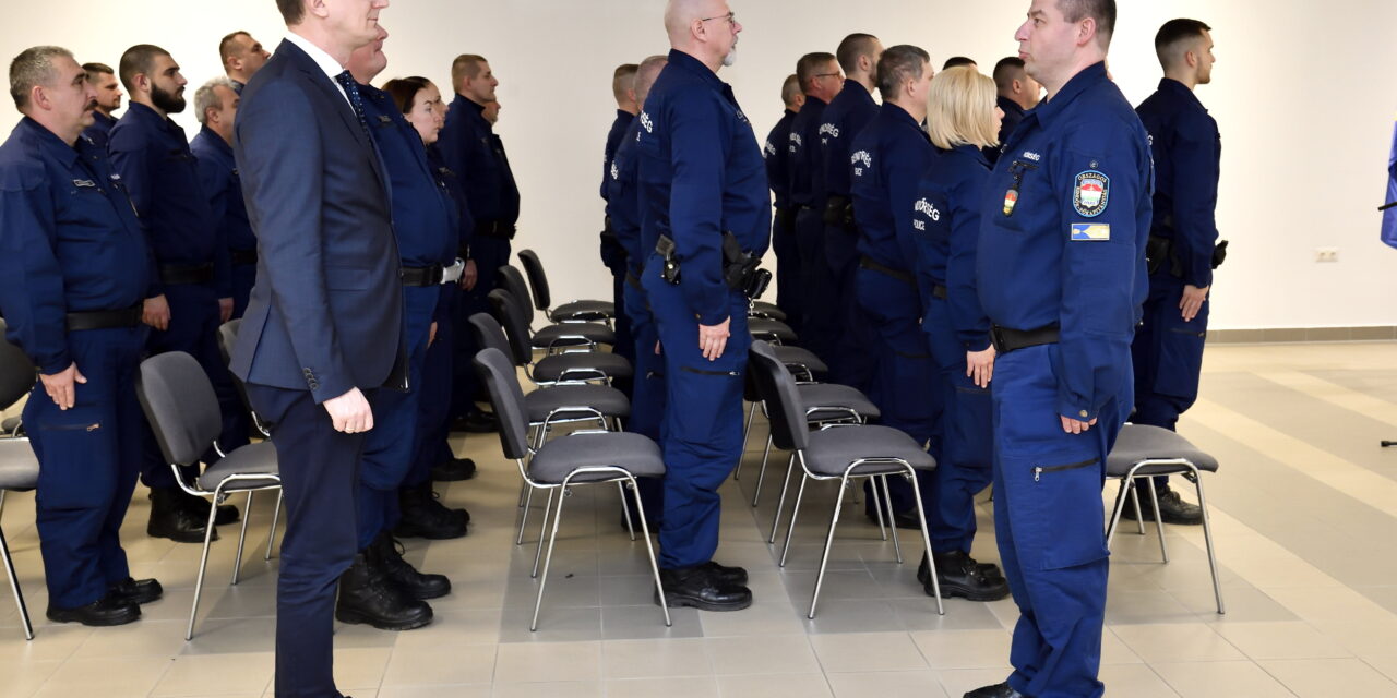 Magyar rendőrök járőröznek Szerbiában